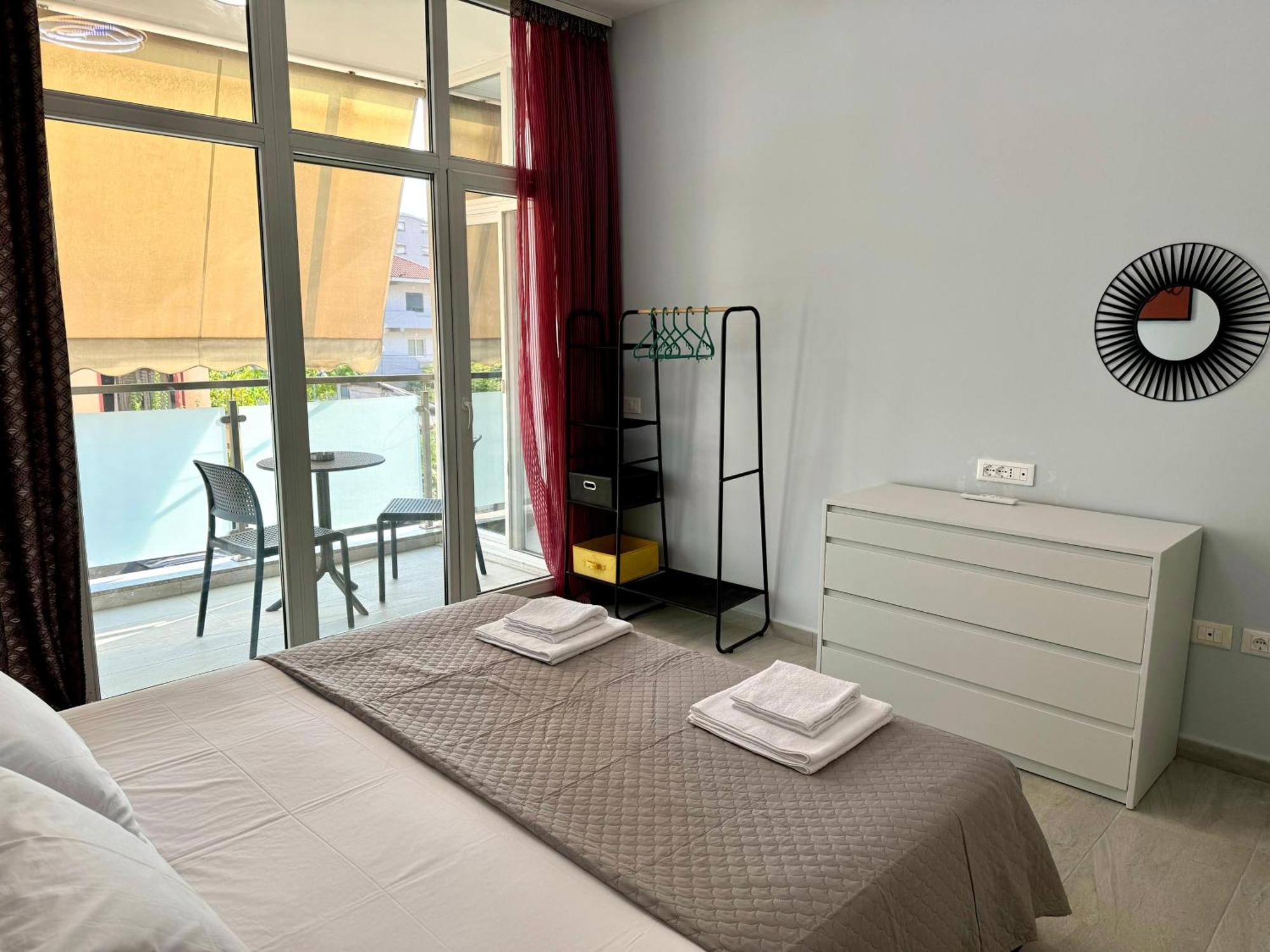 Kika Complex 2 Sunny Balcony Apartment Tirana