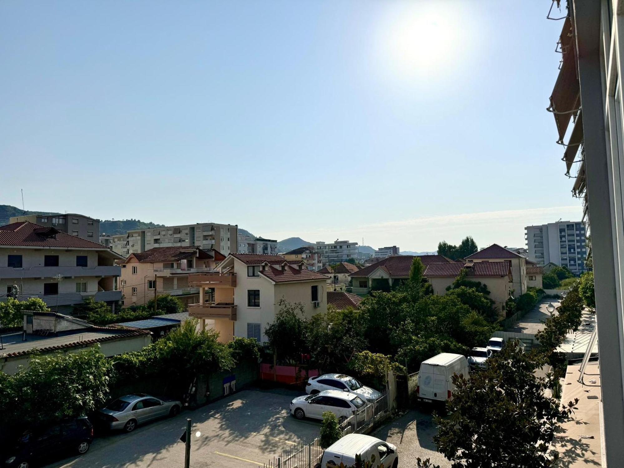 Kika Complex 2 Sunny Balcony * Tirana